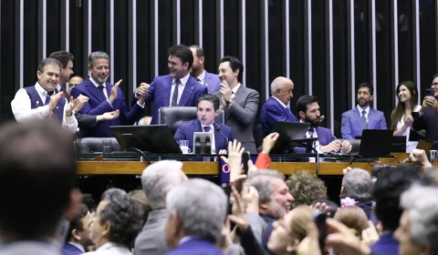 Ampliação da isenção do IR é vitória, desde que não fragilize a educação e a equidade