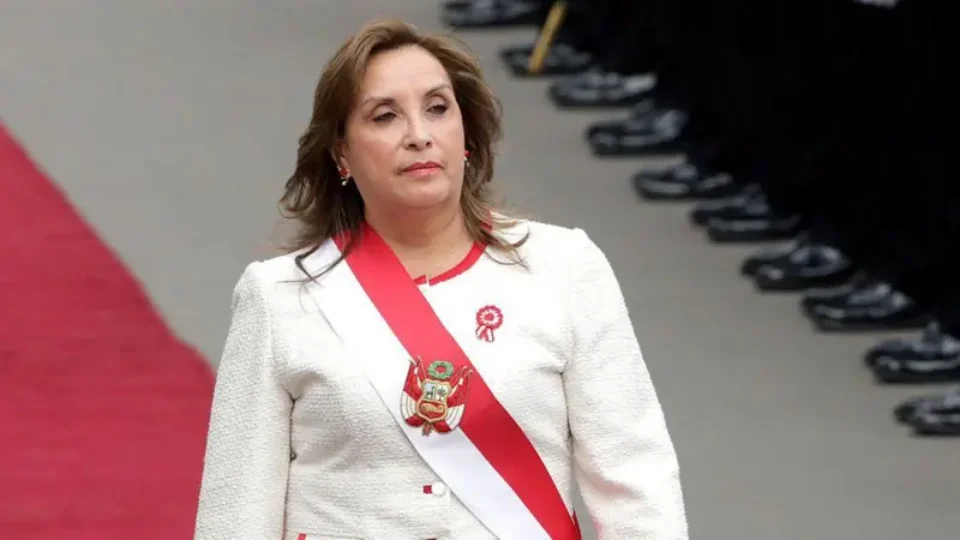 Congresso do Peru derruba presidente Dina Boluarte e nomeia novo líder