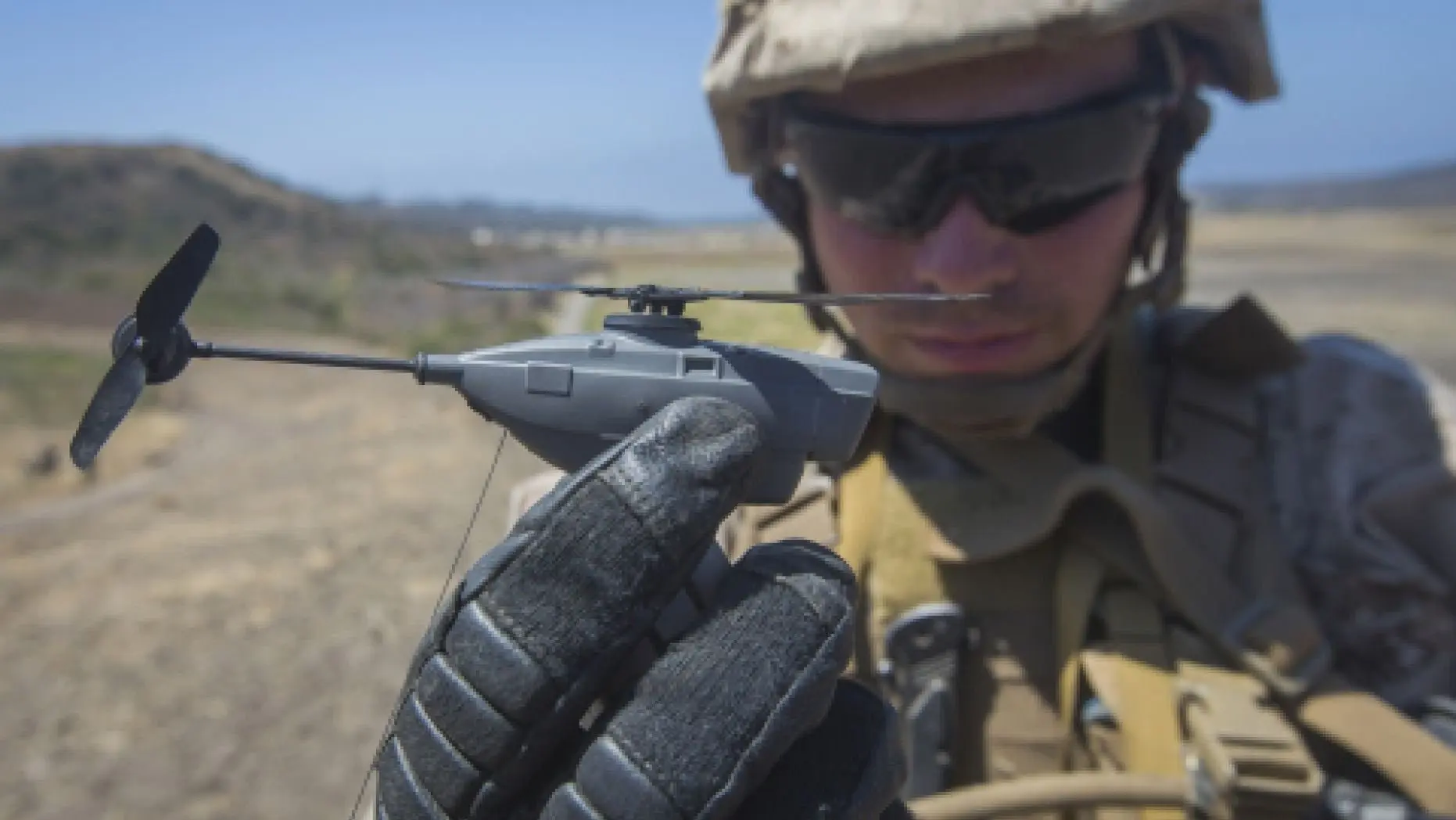 drone guerra espionagem Nanodrones e drones de guerra transformam o campo de batalha, tornando a espionagem e ataques quase invisíveis. Imagem: Teledyne FLIR