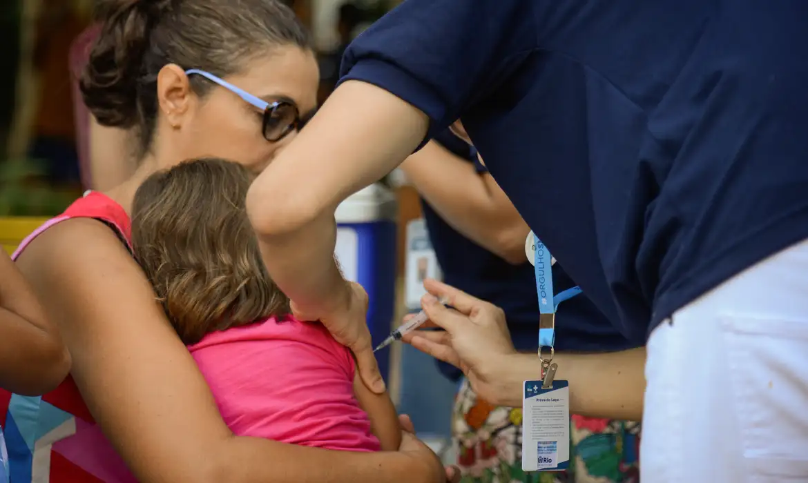Disparam internações e casos por coqueluche em crianças menores de 5 anos
