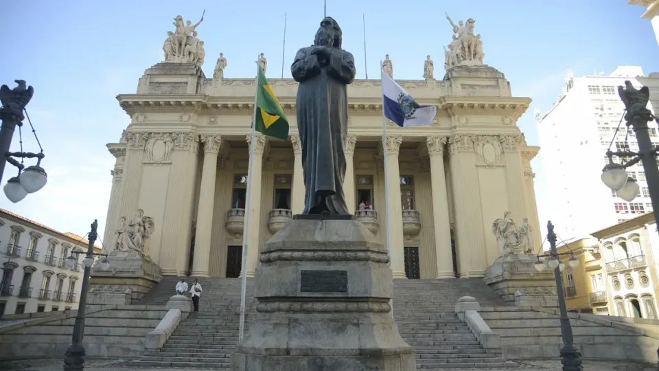 Polícia diz ter frustrado ataque com bombas caseiras na Assembleia Legislativa do Rio
