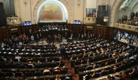 Alerj vota esta semana se libera aposentadoria de servidores para governo pagar dívidas