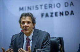 Governo avalia cortar bolsa milionário para substituir MP do IOF