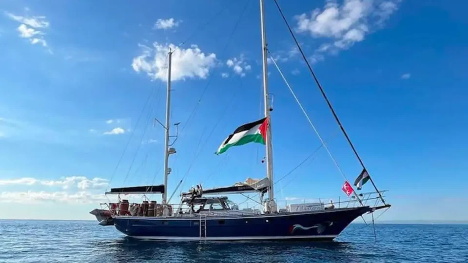 Primeiro integrante solto da Flotilha Global Sumud denuncia violência