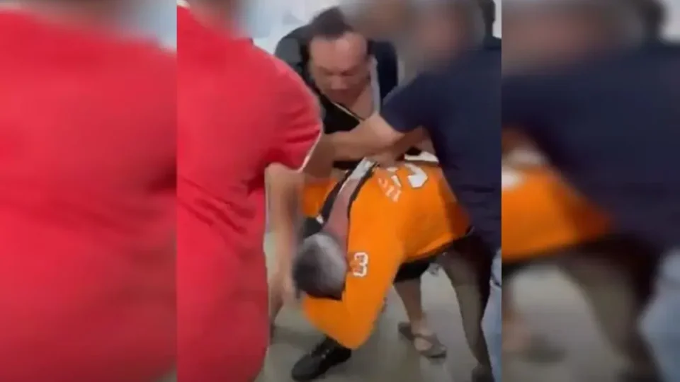 Pai de aluna é preso após agredir professor com socos dentro de escola no DF