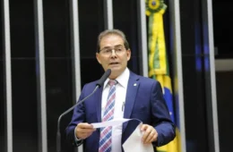 Após promessa de parecer sobre dosimetria, Paulinho da Força desaparece da Câmara