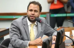 ‘É privilégio e exclusão’, diz Pastor Henrique Vieira sobre criação da bancada cristã na Câmara