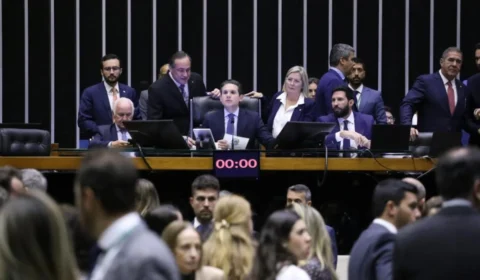 Câmara acelera anistia e deixa segurança pública e programas sociais para o ano que vem