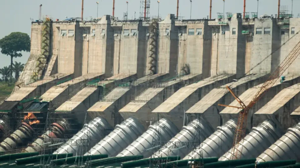 Manobra do Congresso em MP dá licença ambiental a hidrelétricas em 90 dias