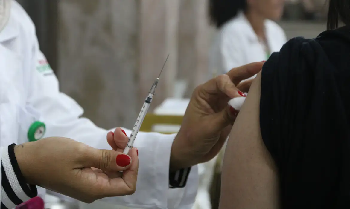 Brasil lidera a desinformação antivacina na América Latina (Foto: Rovena Rosa/Agência Brasil)