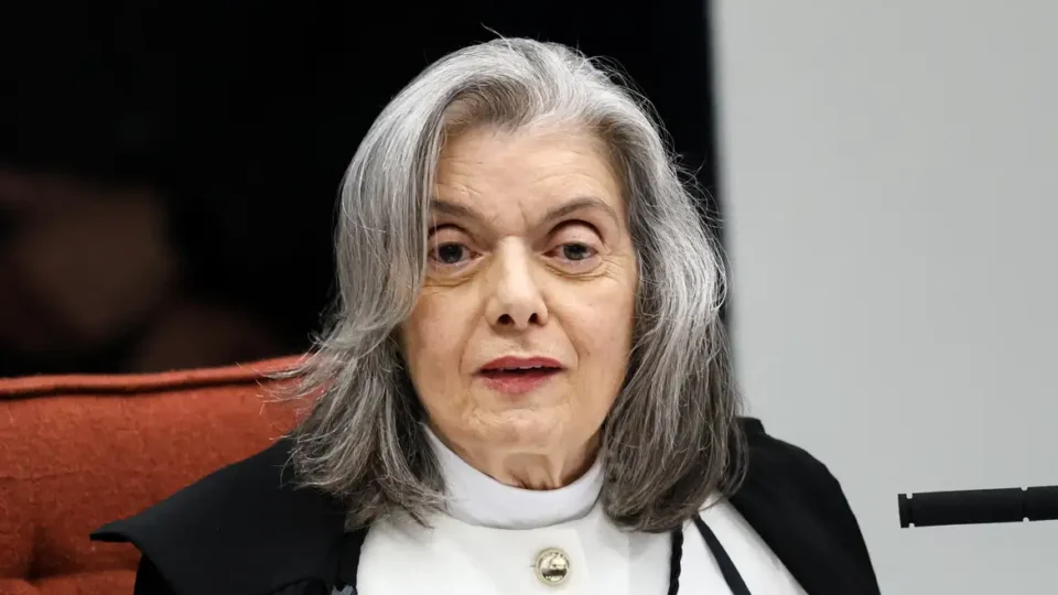 Todos sabem minha posição sobre mulheres no STF, diz Cármen Lúcia