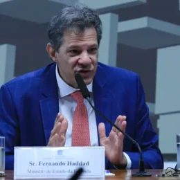 Tarcísio manda PM identificar viatura após Haddad relatar perseguição em São Paulo