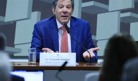 Cabeça do crime organizado está ‘na praia de Miami’, não na Penha, diz Haddad