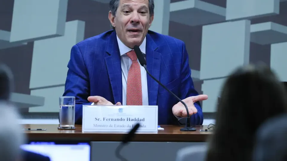 Cabeça do crime organizado está ‘na praia de Miami’, não na Penha, diz Haddad