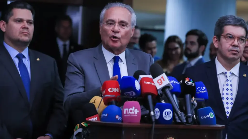 Renan Calheiros propõe desmembrar projeto de isenção do IR para corrigir distorções