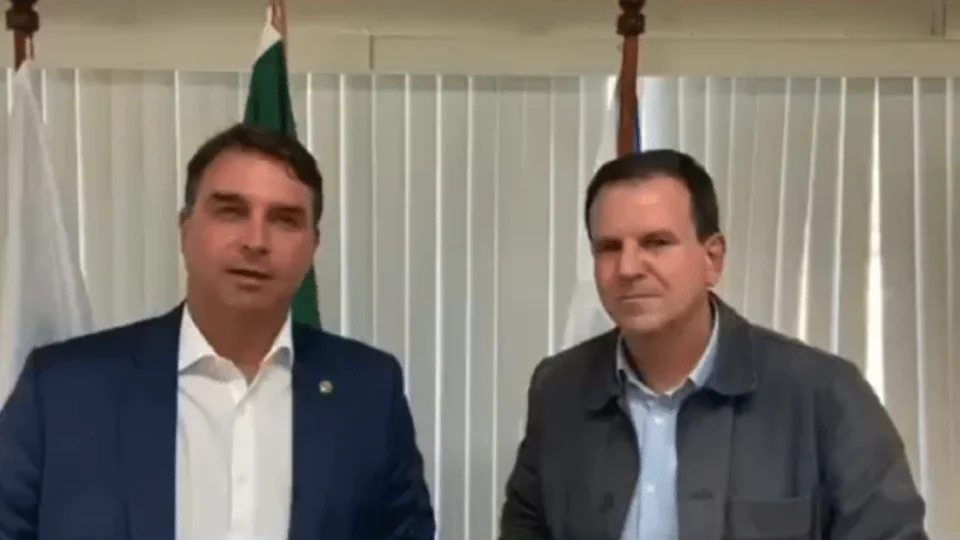 Flávio Bolsonaro descarta apoio a Paes e diz que está testando nomes para o governo