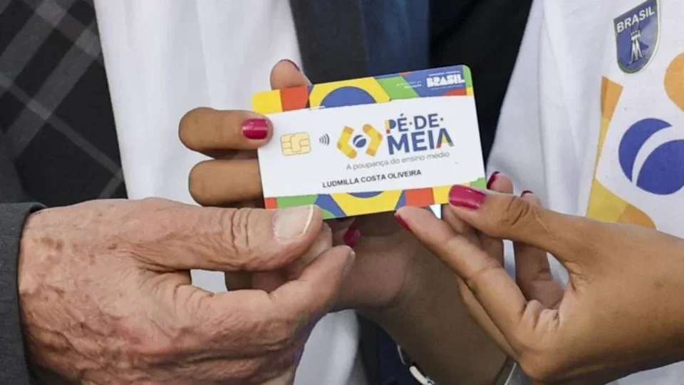 Governo busca eliminar teto de R$ 20 bilhões do programa Pé-de-Meia