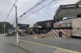 Postos com marca do Corinthians pertencem a alvos da maior operação contra o PCC