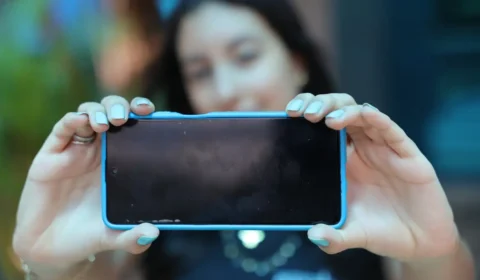 Cai de 51% para 37% uso de internet nas escolas por adolescentes
