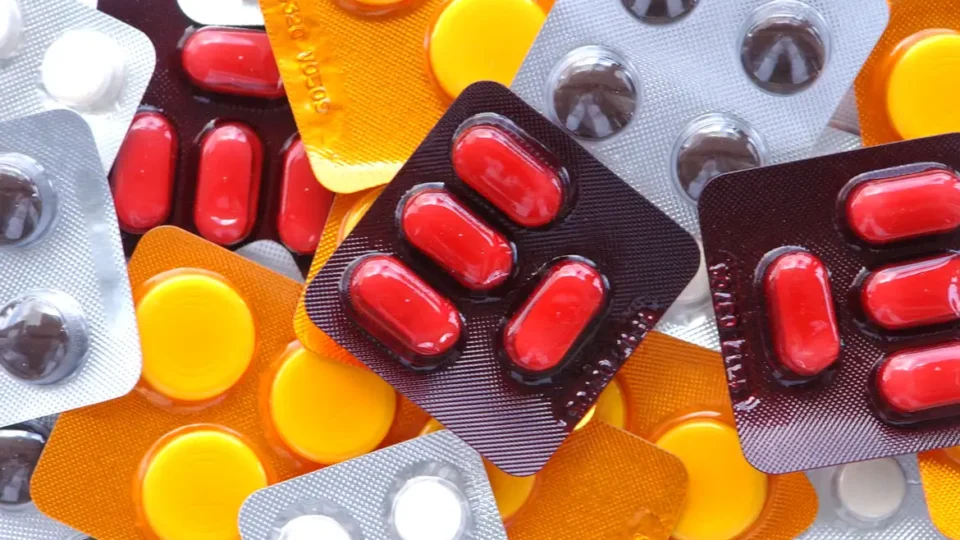 Omeprazol perde espaço nas receitas: especialistas explicam riscos e alternativas
