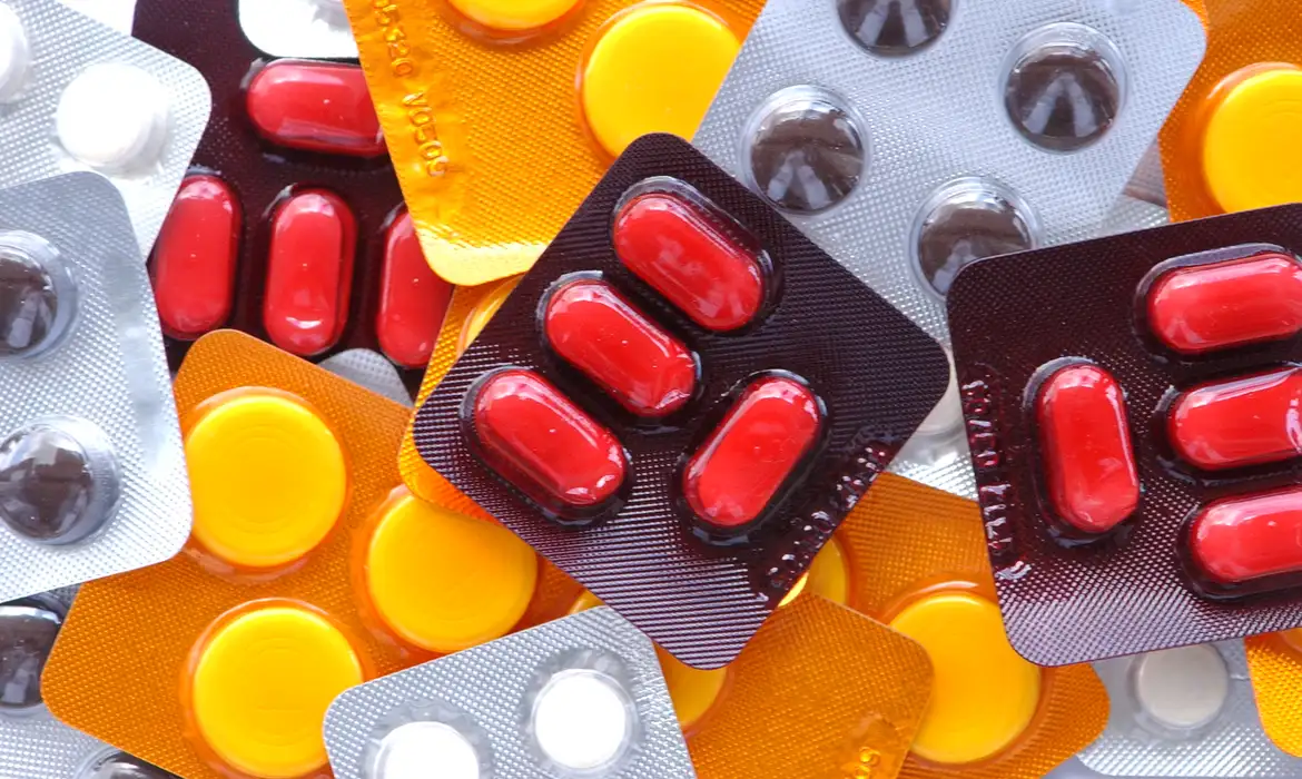 Omeprazol Compra de remédios psiquiátricos cresce 4,5% em três anos no Brasil