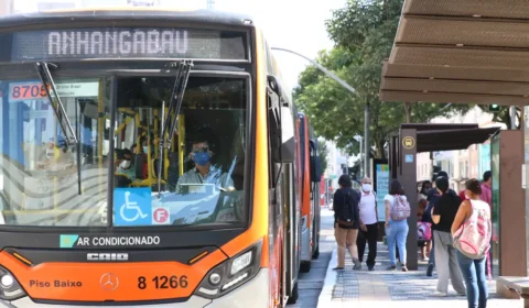 Mais pobres e pretos gastam mais tempo no transporte até o trabalho no Brasil