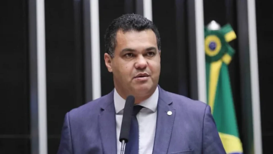 PF deflagra nova fase de operação sobre desvios em emendas e apreende celular de deputado
