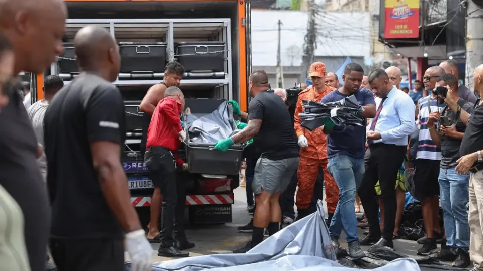 STF manda suspender inquérito contra famílias que retiraram corpos da mata após ação no RJ