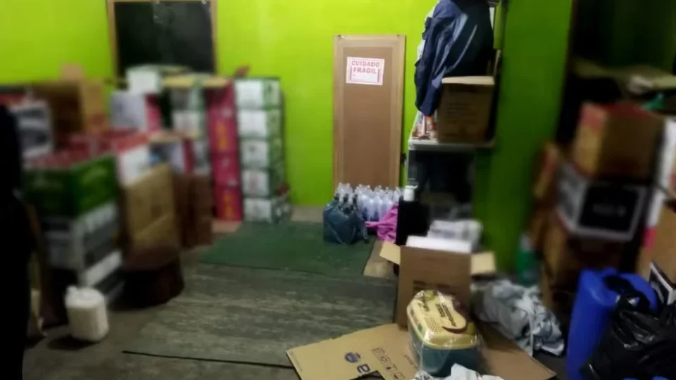 Polícia localiza fábrica clandestina ligada à morte de 2 pessoas por intoxicação com metanol em SP