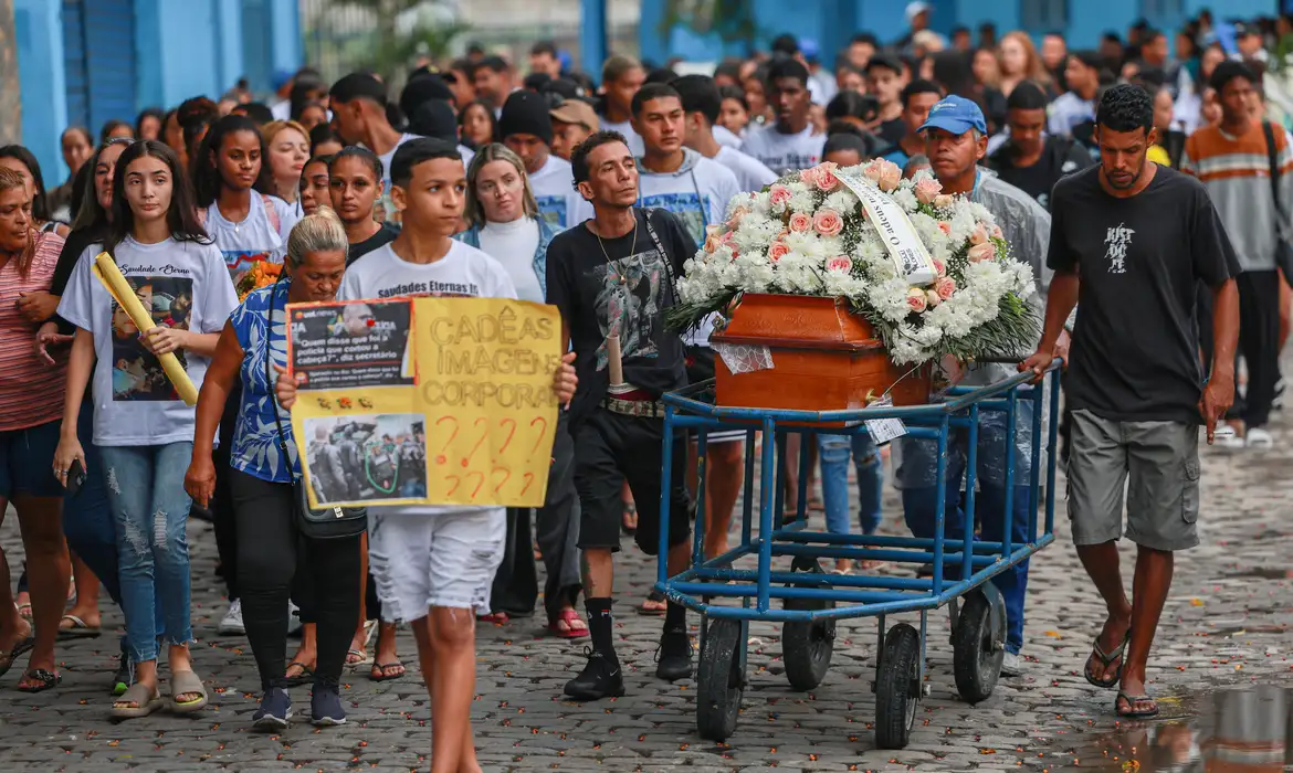 Favela não é horda