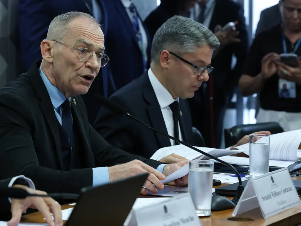 A comissão parlamentar de inquérito (CPI) que vai investigar o crime organizado no país foi instalada e o Presidente eleito foi o Senador, Fabiano Contarato e o relator o Senador, Alessandro Vieira. (Foto: Lula Marques/ Agência Brasil).