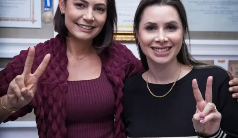 Apoio de Michelle a Carol de Toni para o Senado acirra tensão com PL e Carlos Bolsonaro