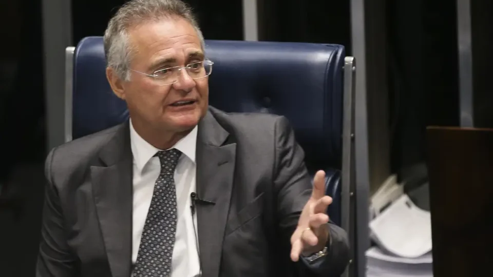 Renan convoca presidente do Banco Central para explicar falhas em regras de fintechs