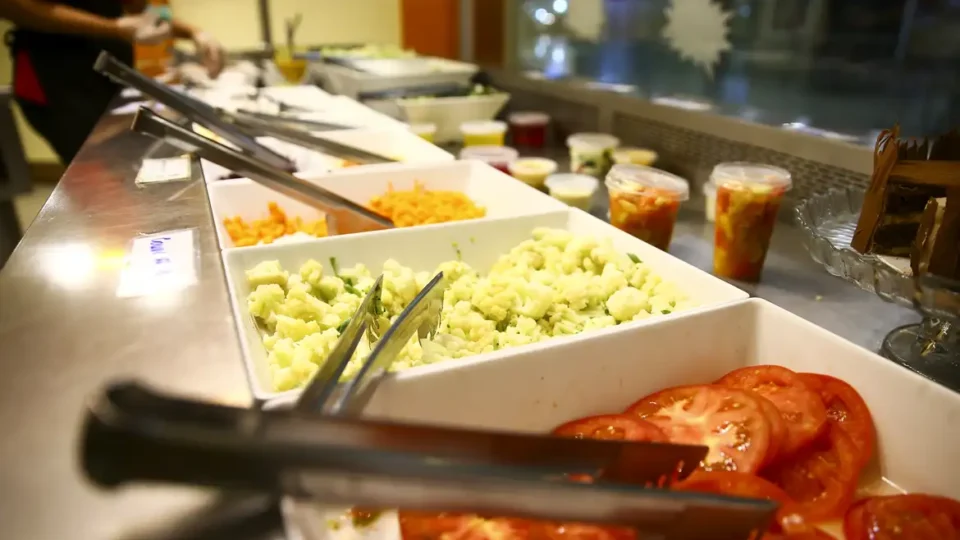 Entenda as mudanças feitas pelo govenro Lula no vales-refeição e alimentação