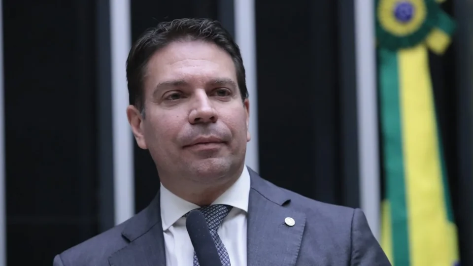 PF deve pedir inclusão de Ramagem na lista de difusão vermelha da Interpol