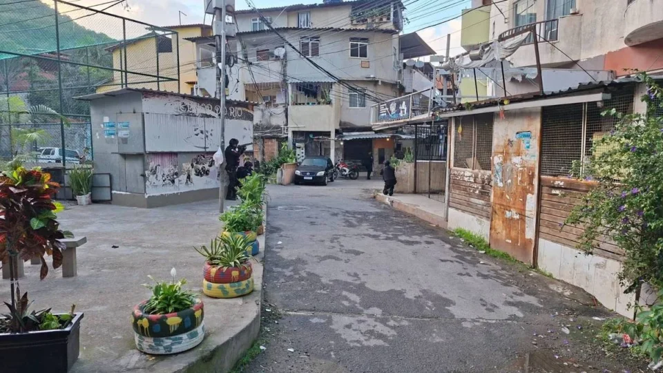PM realiza operação em sete comunidades da zona sudoeste do RJ após tiroteios