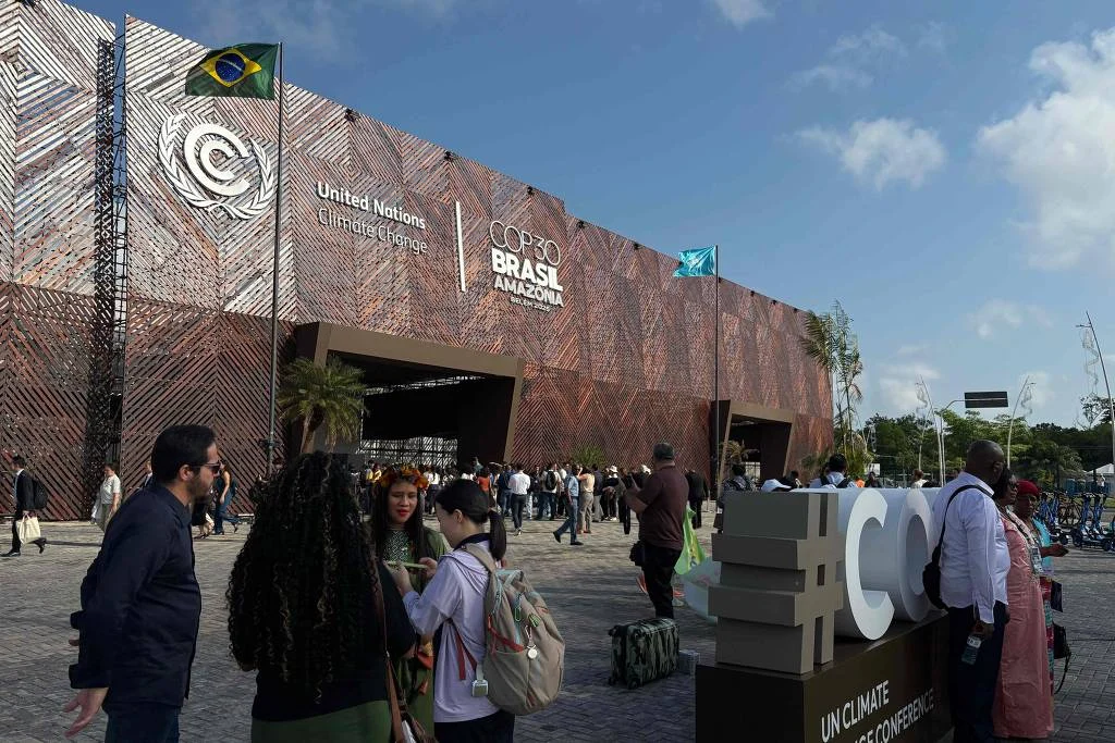 Entre chamas de Belém e fumaça de fósseis, COP30 chega ao último dia sem consenso