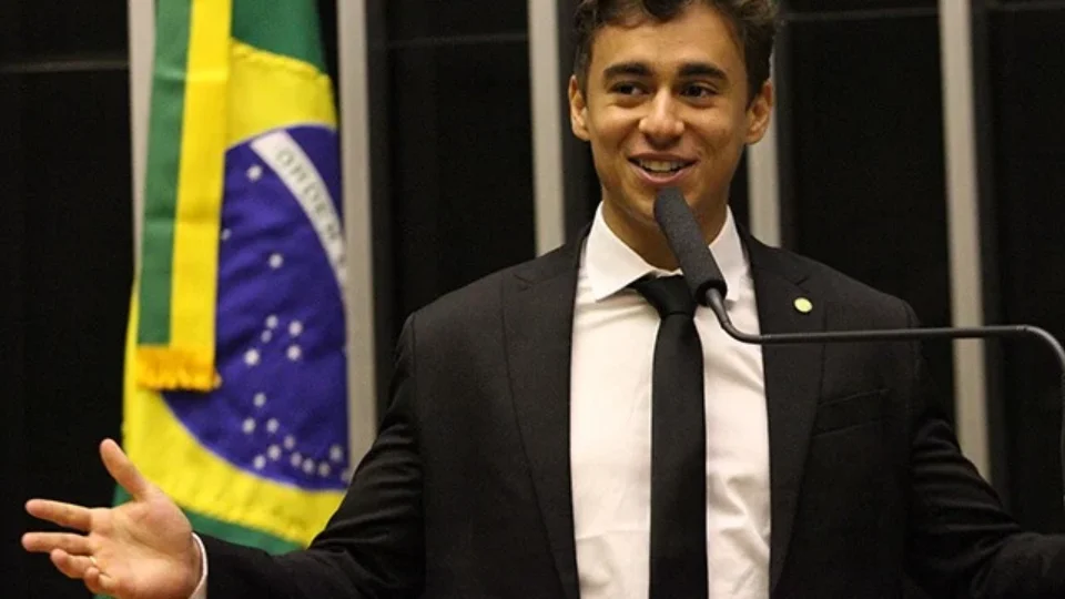 Justiça condena Nikolas Ferreira a pagar R$ 40 mil por chamar mulher trans de homem