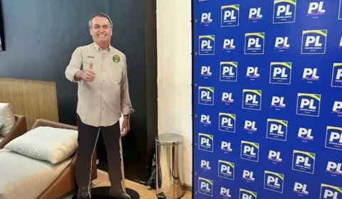 Plano do PL para contornar campanha sem Bolsonaro inclui boneco de papelão e IA