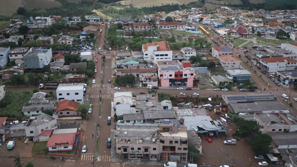 Paraná foi atingido por três tornados com ventos de até 330 km/h