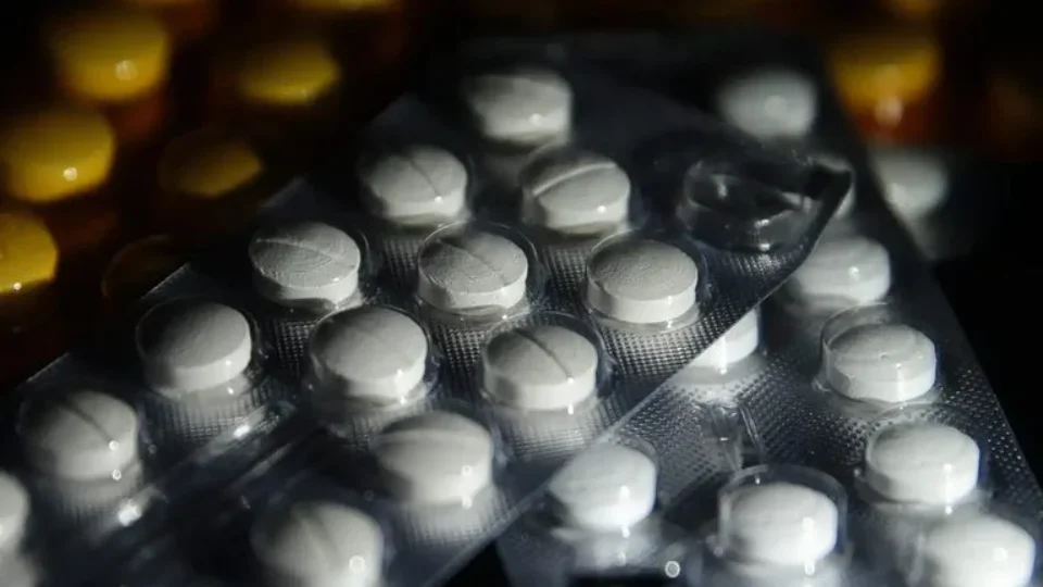 Contrariando Trump, estudo reforça que uso de paracetamol na gravidez não causa autismo