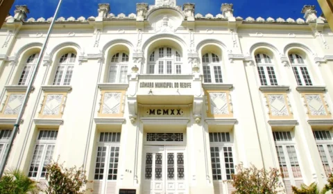 Recife é primeira capital a aprovar ‘Dia do Estado Laico’; projeto vai à sanção