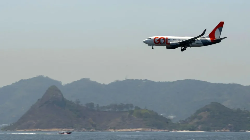 Companhias aéreas suspendem voos saindo de Caracas após alerta dos EUA