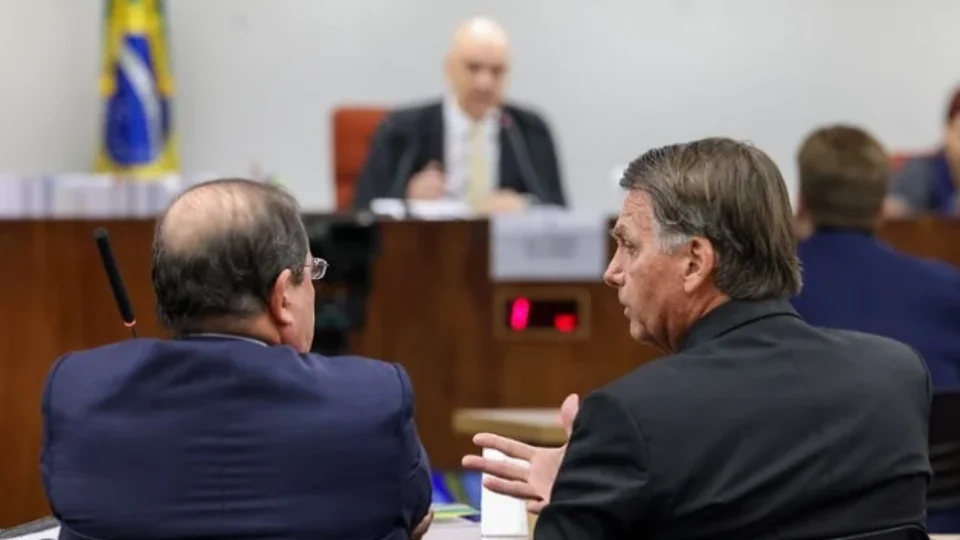 Prazo de recursos pode levar Moraes a decretar prisão definitiva de Bolsonaro no início da semana