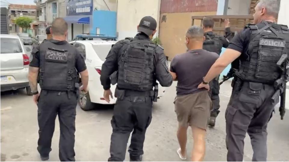Polícia do RJ faz mais uma etapa da Operação Contenção contra o CV; vereador é preso
