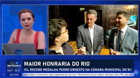 Eduardo Moreira recebe medalha Pedro Ernesto em nome do ICL na Câmara do RJ