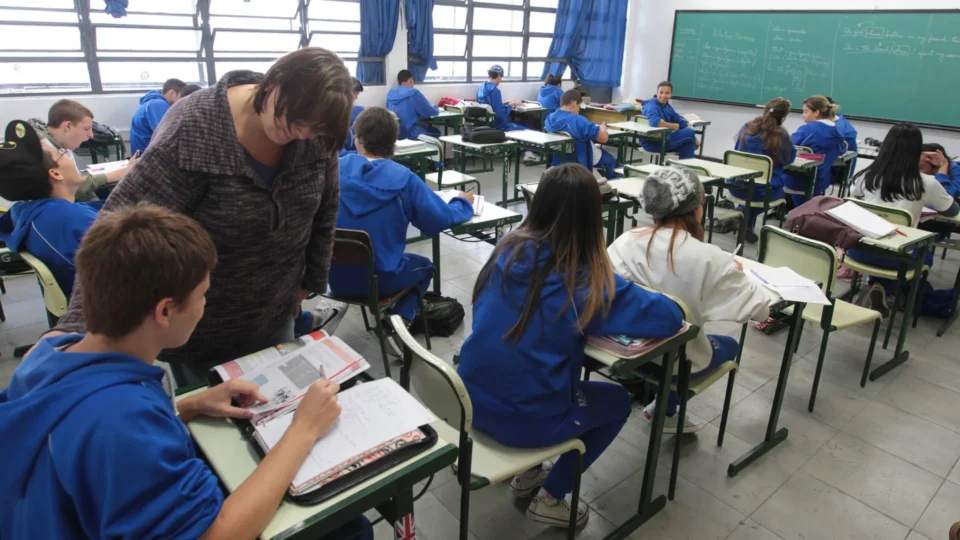 ‘Quem mandou dar zero?’: alunos usam avaliação criada em SP para ameaçar professores