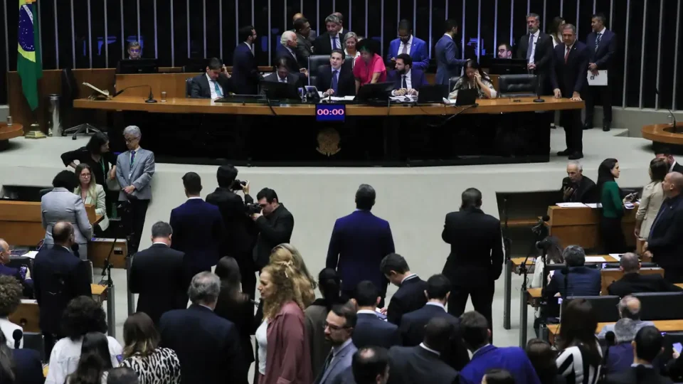 Bancada cristã apoia indicação de Messias para fazer andar pautas antiaborto no STF
