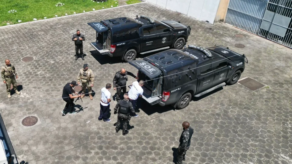 Sete líderes do CV no Rio são transferidos para presídios federais