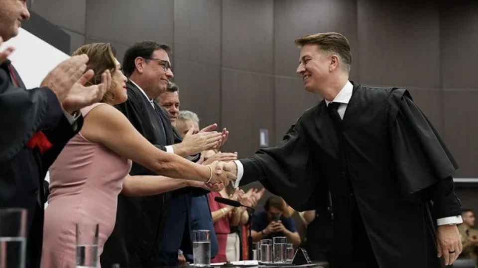 Desembargador de SC manda carta a moradora do Complexo da Penha: ‘Estou andando ao seu lado’